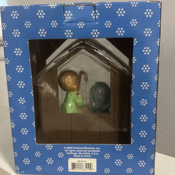 New Precious Moments Nativity Set - Picture 2 of 3